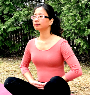 Quyen_Balter_sitting_small-1